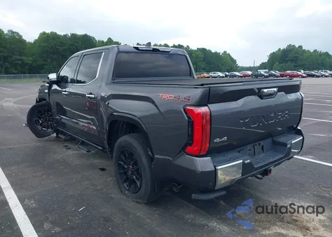 2022 Toyota Tundra 1794 Edition z USA, uszkodzony, nr VIN 5TFMA5DB0NX007424